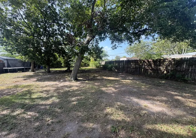 Photo 4 of Single family home for sale at 3007 Meadowlane St, Victoria, TX 77901 | MLS# 9436745 | Listing updated on 2026-09-16
