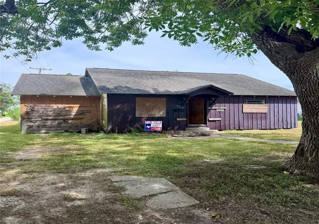 Photo 2 of Sale Pending at 2113 Cypress Ave, Bay City, TX 77414 | MLS# 45642837 | Listing updated on 2026-09-13