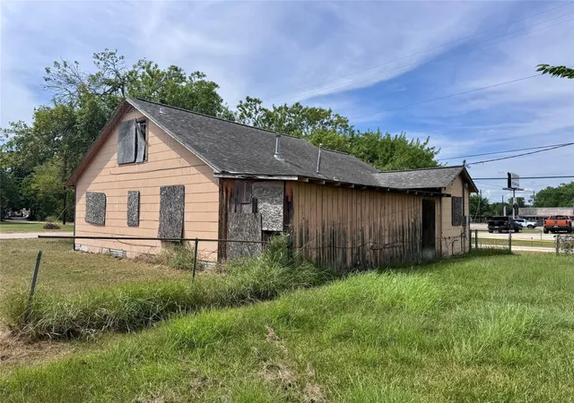 Photo 3 of Sale Pending at 2113 Cypress Ave, Bay City, TX 77414 | MLS# 45642837 | Listing updated on 2026-09-13
