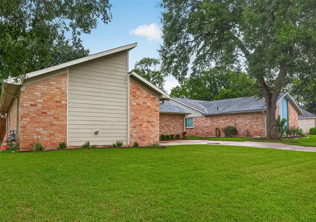 Photo 3 of Single family home for sale at 1818 Lansdowne Dr, Richmond, TX 77406 | MLS# 48639816 | Listing updated on 2026-09-03