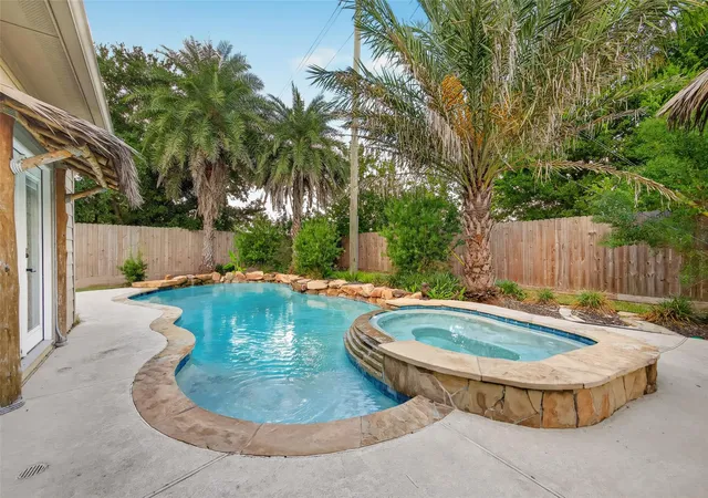 Photo 3 of Single family home for sale at 7122 Freesia Ct, Baytown, TX 77521 | MLS# 57043104 | Listing updated on 2026-10-10