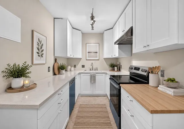 Photo 1 of Condo for sale at 2601 Bellefontaine St #B110, Houston, TX 77025 | MLS# 13090723 | Listing updated on 2026-09-14