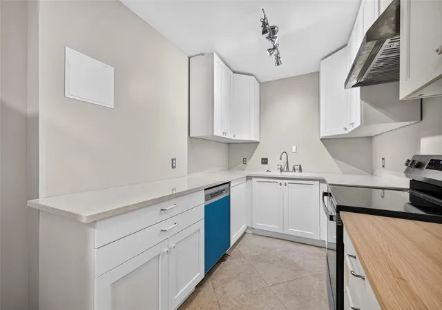Photo 2 of Condo for sale at 2601 Bellefontaine St #B110, Houston, TX 77025 | MLS# 13090723 | Listing updated on 2026-09-14