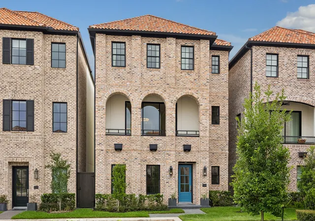 Photo 1 of Single family home for sale at 7543 Ciano Ln, Houston, TX 77055 | MLS# 21344725 | Listing updated on 2026-09-26