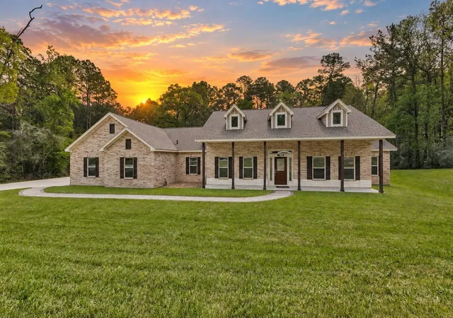 Photo 1 of Single family home for sale at 150 Sky Oak Ln, Huntsville, TX 77340 | MLS# 15418600 | Listing updated on 2026-10-09