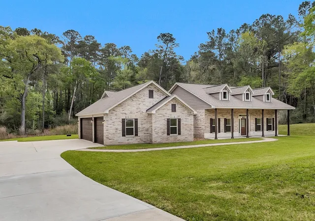 Photo 2 of Single family home for sale at 150 Sky Oak Ln, Huntsville, TX 77340 | MLS# 15418600 | Listing updated on 2026-10-09