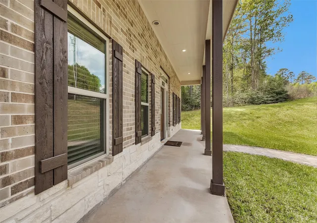 Photo 4 of Single family home for sale at 150 Sky Oak Ln, Huntsville, TX 77340 | MLS# 15418600 | Listing updated on 2026-10-09