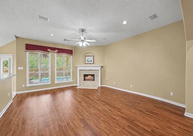 Photo 4 of Single family home for sale at 101 Woodmont Dr, Montgomery, TX 77356 | MLS# 11313101 | Listing updated on 2026-10-06