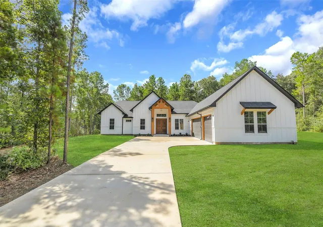 Photo 1 of Single family home for sale at 178 Feldspar Ln, Huntsville, TX 77340 | MLS# 94585066 | Listing updated on 2026-09-15