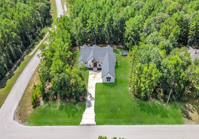 Photo 2 of Single family home for sale at 178 Feldspar Ln, Huntsville, TX 77340 | MLS# 94585066 | Listing updated on 2026-09-15