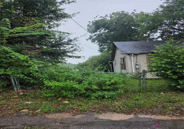 Photo 2 of Single family home for sale at 1718 Woodard St, Houston, TX 77009 | MLS# 35095887 | Listing updated on 2026-09-15