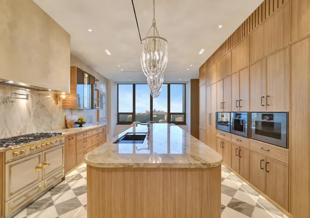 Photo 2 of Condo for sale at 1275 S Post Oak Ln #2502, Houston, TX 77056 | MLS# 78745561 | Listing updated on 2026-09-19