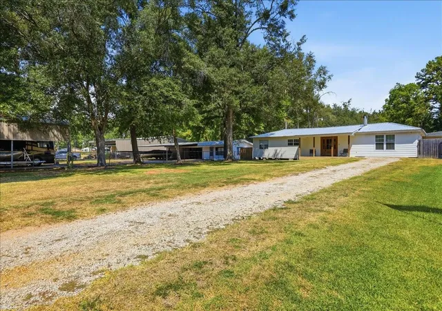 Photo 4 of Sale Pending at 572 Spur 165, Brookeland, TX 75931 | MLS# 21130061 | Listing updated on 2026-10-05