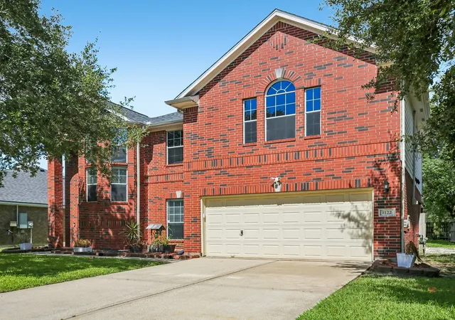 Photo 2 of Sale Pending at 1122 Chase Park Dr, Bacliff, TX 77518 | MLS# 72519752 | Listing updated on 2026-09-28