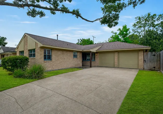 Photo 1 of Single family home for sale at 4415 Spellman Rd, Houston, TX 77035 | MLS# 36686793 | Listing updated on 2026-09-19