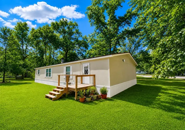 Photo 4 of Sale Pending at 17709 Pine View Dr, Conroe, TX 77302 | MLS# 31628950 | Listing updated on 2026-09-12