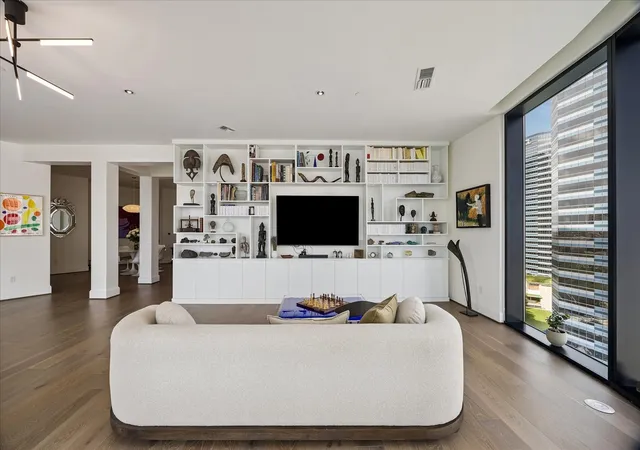 Photo 3 of Condo for sale at 1409 Post Oak Blvd #1102, Houston, TX 77056 | MLS# 61077303 | Listing updated on 2026-09-09