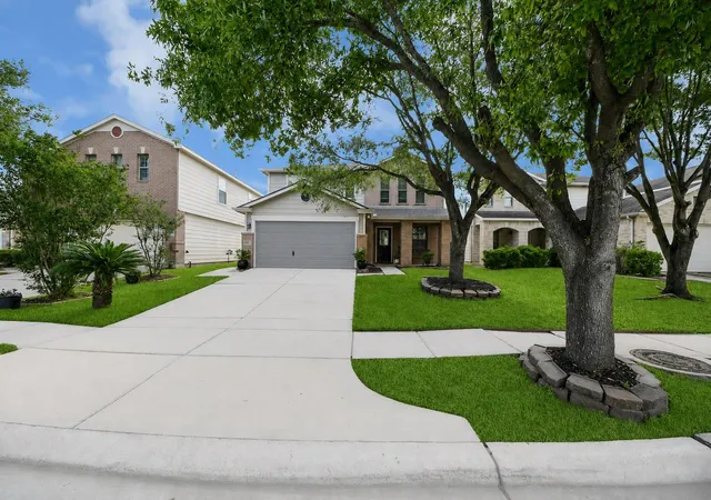 Photo 3 of Single family home for sale at 13915 Prosperity Ridge Dr, Houston, TX 77048 | MLS# 26503469 | Listing updated on 2026-09-11