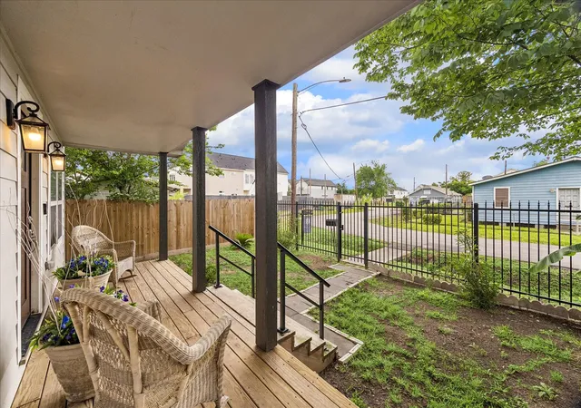 Photo 3 of Single family home for sale at 216 E 32nd Street, Houston, TX 77018 | MLS# 52845085 | Listing updated on 2026-09-11