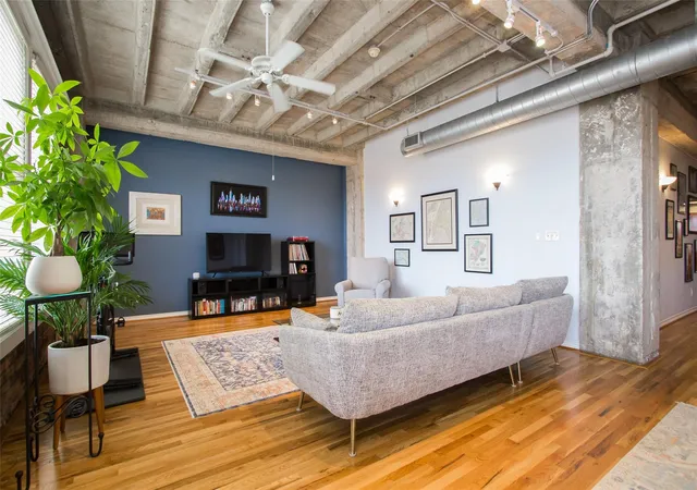 Photo 4 of Condo for sale at 201 Main St #4F, Houston, TX 77002 | MLS# 57734799 | Listing updated on 2026-09-11