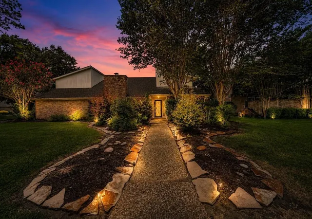 Photo 2 of Sale Pending at 3162 Bonney Briar Dr, Missouri City, TX 77459 | MLS# 75334411 | Listing updated on 2026-10-05