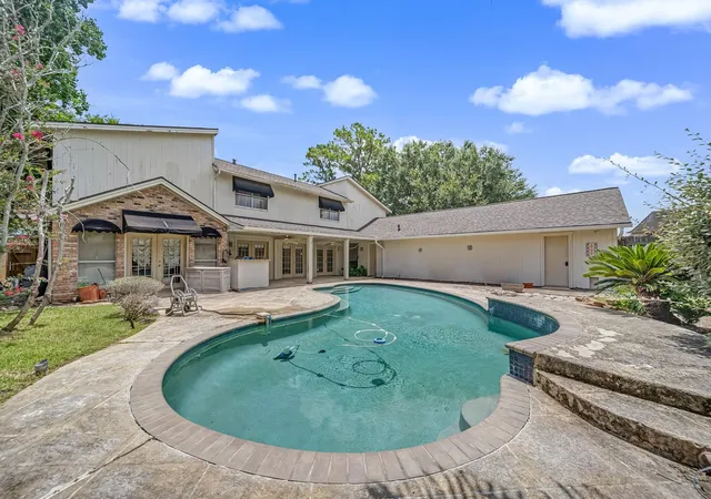 Photo 3 of Sale Pending at 3162 Bonney Briar Dr, Missouri City, TX 77459 | MLS# 75334411 | Listing updated on 2026-10-05