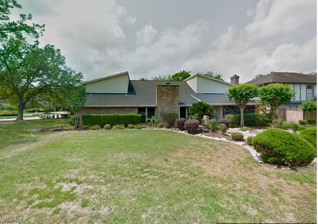 Photo 3 of Sale Pending at 3162 Bonney Briar Dr, Missouri City, TX 77459 | MLS# 75334411 | Listing updated on 2026-10-05