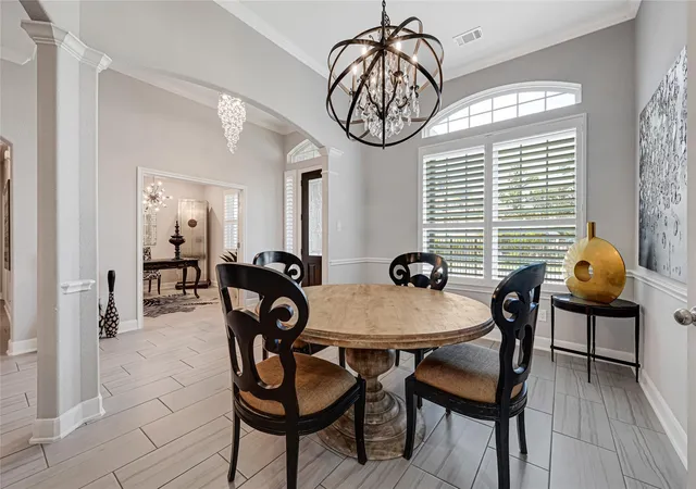 Photo 2 of Single family home for sale at 929 Oak St, Houston, TX 77018 | MLS# 35648484 | Listing updated on 2026-09-12