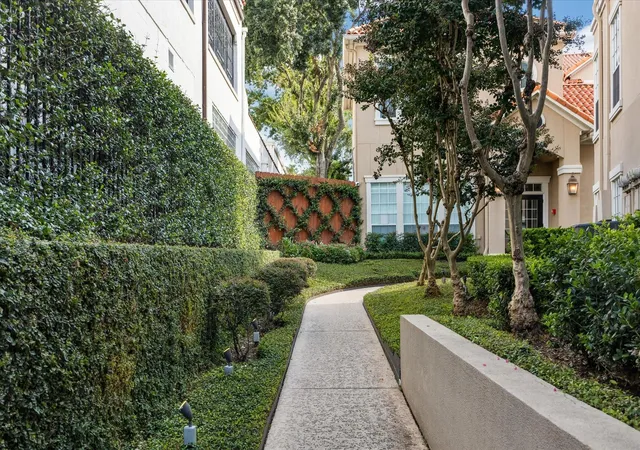 Photo 2 of Condo for sale at 3231 Allen Pkwy #5201, Houston, TX 77019 | MLS# 51339783 | Listing updated on 2026-09-13