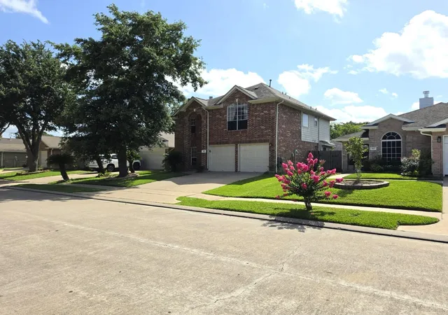 Photo 2 of Single family home for sale at 9023 Dragonwood Trl, Houston, TX 77083 | MLS# 9515861 | Listing updated on 2026-09-16
