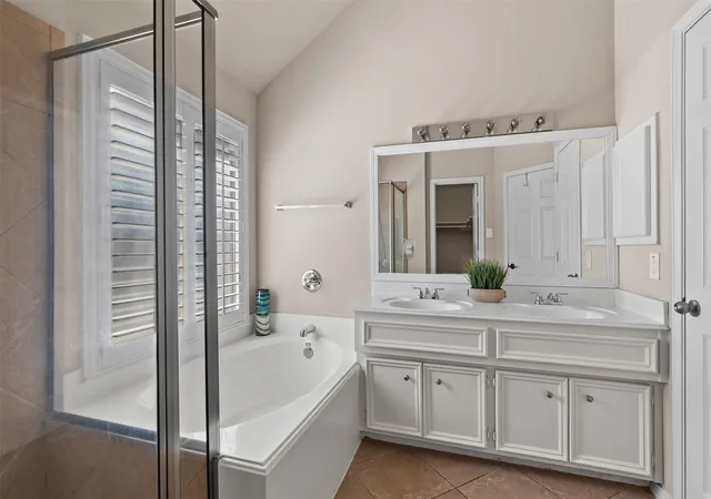 Photo 3 of Sale Pending at 9211 Black Tooth Way, Humble, TX 77396 | MLS# 35486643 | Listing updated on 2026-09-18