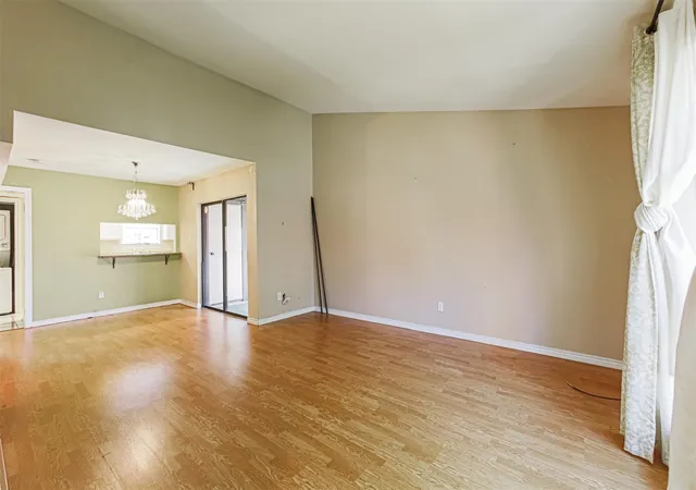Condo for sale at 3100 Walnut Bnd Ln #422, Houston, TX 77042 | MLS# 54110893