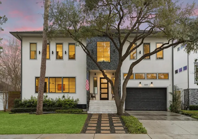 Single family home for sale at 1010 Waltway Dr, Houston, TX 77008 | MLS# 88722604