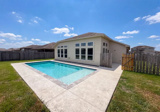 Photo 4 of Single family home for sale at 7820 Amber Ct, Texas City, TX 77591 | MLS# 25832815 | Listing updated on 2026-09-20