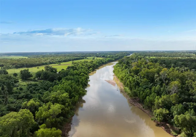 Photo 3 of Land for sale at 1007 Evans Rd, Rosenberg, TX 77471 | MLS# 96066362 | Listing updated on 2026-09-17