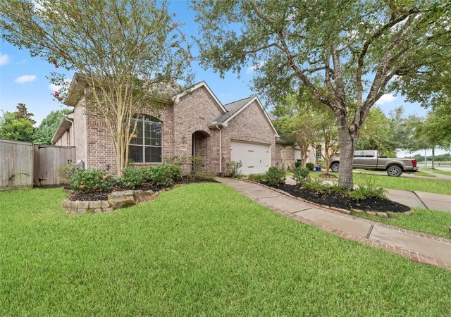 Photo 2 of Single family home for sale at 18331 1st Bend Dr, Cypress, TX 77433 | MLS# 50264379 | Listing updated on 2026-09-06