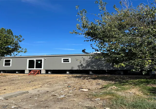 Photo 1 of Single family home for sale at 123 Reuben White Dr, Crosby, TX 77532 | MLS# 25614532 | Listing updated on 2026-09-24