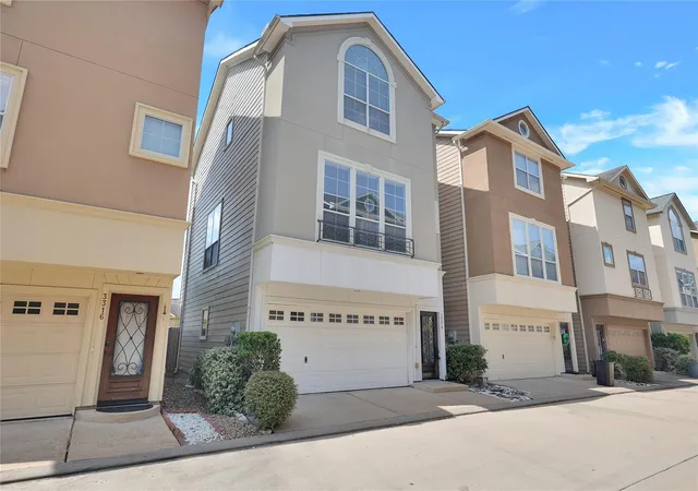 Photo 2 of Single family home for sale at 3314 Clearview Cir, Houston, TX 77025 | MLS# 59057413 | Listing updated on 2026-09-06