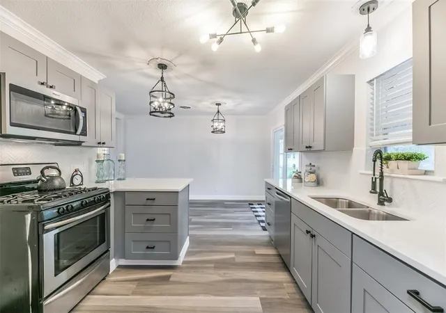 Photo 4 of Single family home for sale at 1309 W Lang St, Alvin, TX 77511 | MLS# 50868662 | Listing updated on 2026-09-23