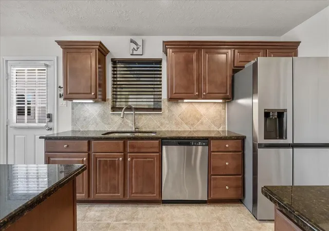 Photo 4 of Single family home for sale at 2111 Gilbert Rd, Dickinson, TX 77539 | MLS# 68822561 | Listing updated on 2026-09-16
