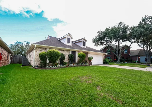 Photo 3 of Single family home for sale at 5233 Ridgecrest Dr, La Porte, TX 77571 | MLS# 42630211 | Listing updated on 2026-09-09