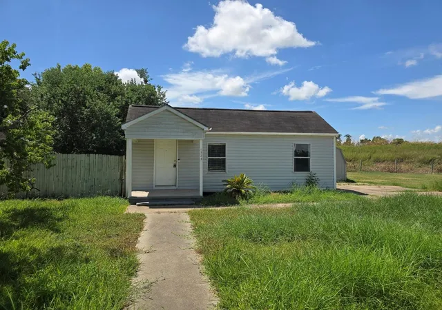 Photo 1 of Single family home for sale at 1523 N Ave F, Freeport, TX 77541 | MLS# 4797871 | Listing updated on 2026-09-08