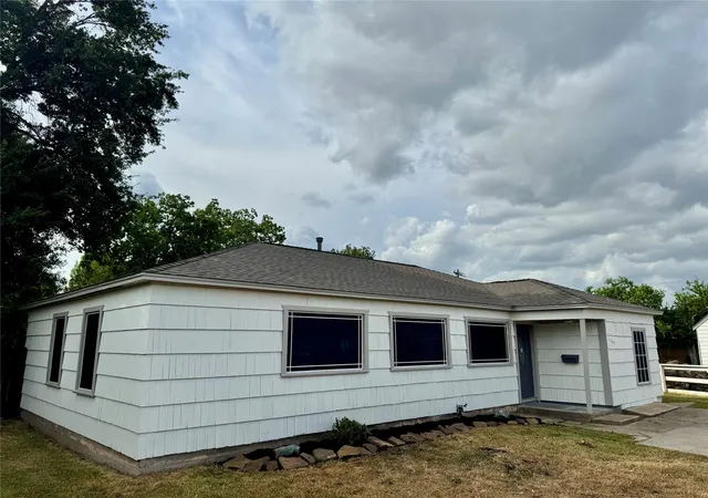 Photo 2 of Single family home for sale at 1307 Armor Ave, Pasadena, TX 77502 | MLS# 44331929 | Listing updated on 2026-09-05
