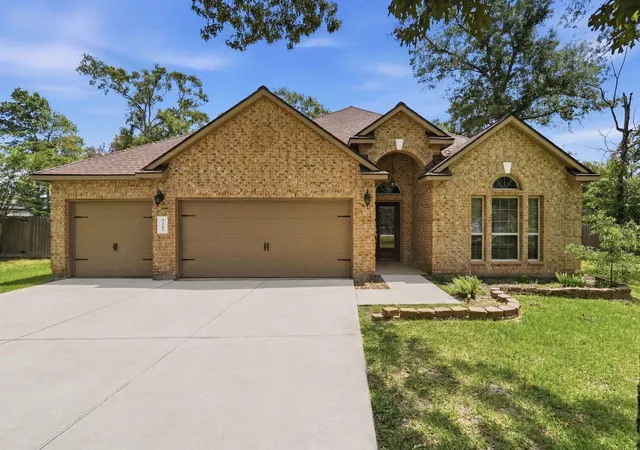 Photo 3 of Single family home for sale at 9217 Silver Back Trl, Conroe, TX 77303 | MLS# 10969958 | Listing updated on 2026-09-03