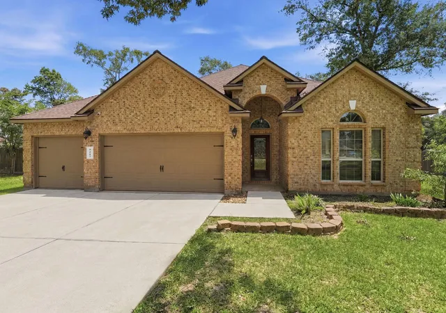 Photo 3 of Single family home for sale at 9217 Silver Back Trl, Conroe, TX 77303 | MLS# 10969958 | Listing updated on 2026-09-03