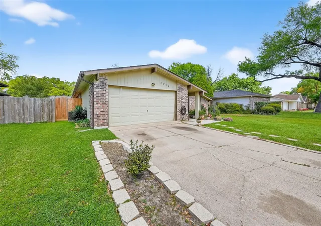 Photo 2 of Single family home for sale at 3914 Coltwood Dr, Spring, TX 77388 | MLS# 73092094 | Listing updated on 2026-09-02