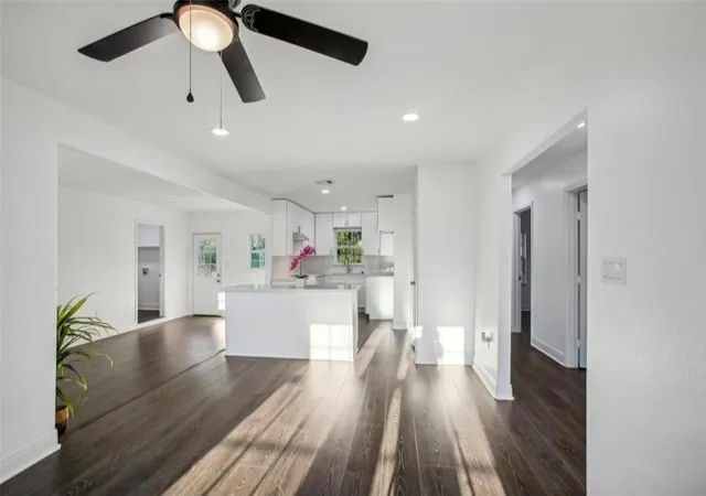 Photo 2 of Single family home for sale at 105 Lee Dr, La Marque, TX 77568 | MLS# 49377589 | Listing updated on 2026-09-20
