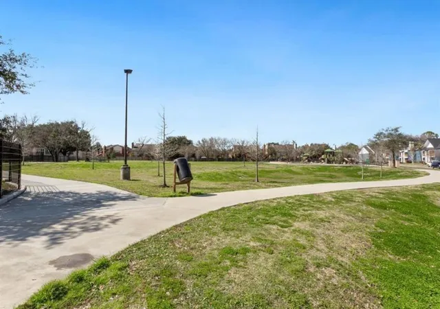 Photo 4 of Single family home for sale at 11623 Waldemar Dr, Houston, TX 77077 | MLS# 80116570 | Listing updated on 2026-10-04
