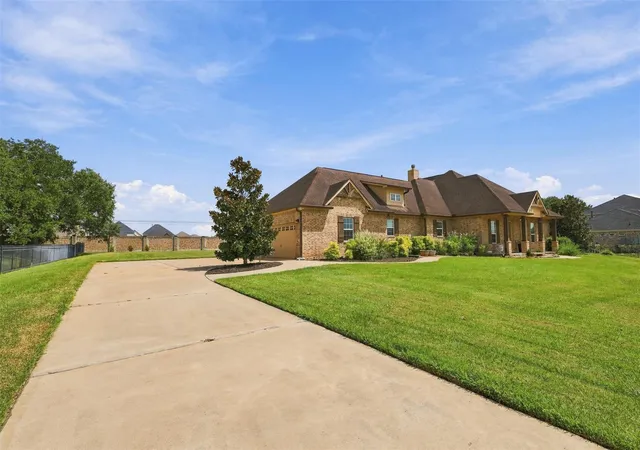 Photo 4 of Single family home for sale at 8518 Lofty Pines, Richmond, TX 77406 | MLS# 42702708 | Listing updated on 2026-09-23