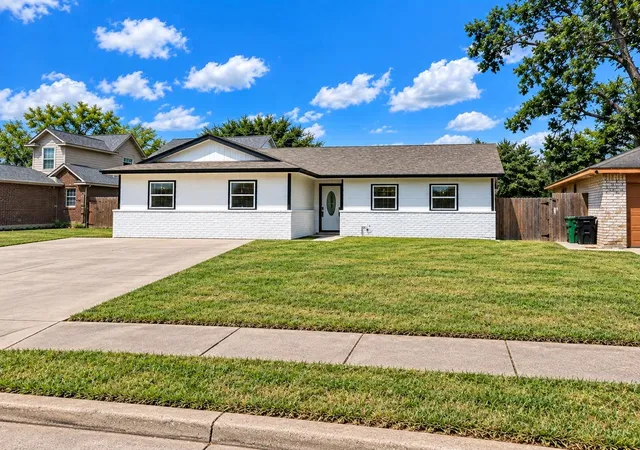 Single family home for sale at 4910 Croker Ridge Rd, Houston, TX 77053 | MLS# 68321680